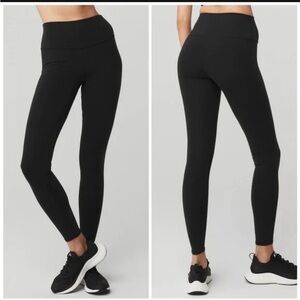 ALO Yoga High-Waist Black Leggings